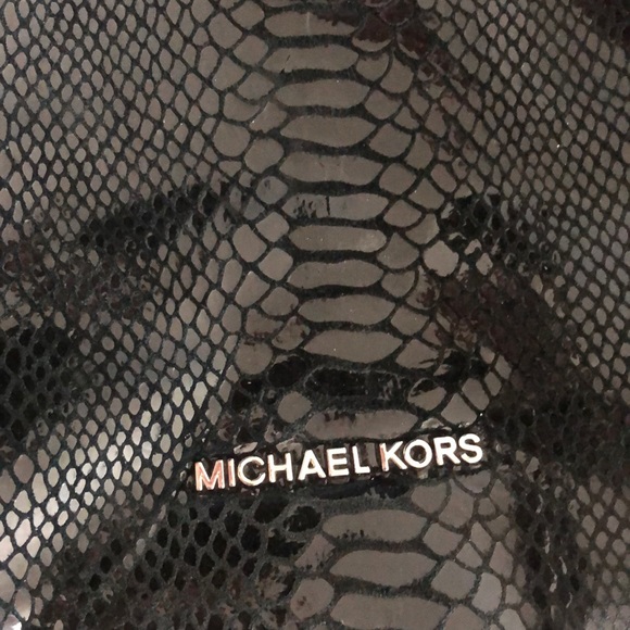 MICHAEL KORS BLACK PURSE - Picture 7 of 7